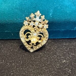 Regal Gold Heart Brooch with Crown
